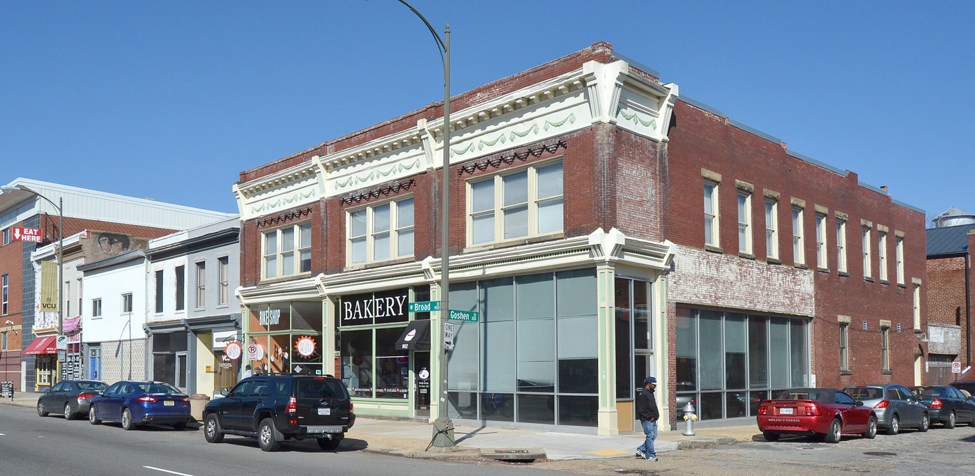 900 W. Broad St. in Richmond, VA - Building Photo