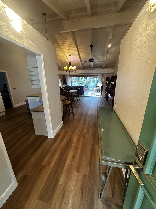 4996 Lower Honoapiilani Rd in Lahaina, HI - Building Photo - Building Photo