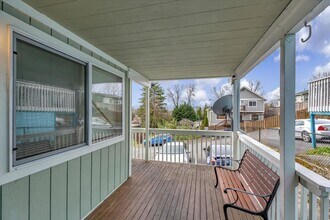 361 Earlington Ave SW in Renton, WA - Building Photo - Building Photo