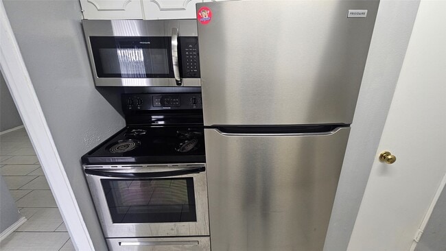 property at 3015 Greenridge Dr