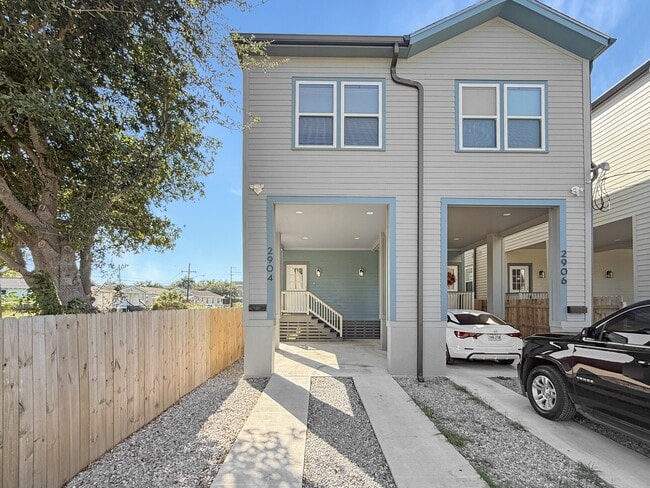property at 2904 Mandeville St