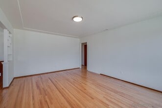 6163 Adelaide Ave in San Diego, CA - Building Photo - Building Photo