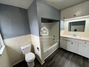 306 E Church St in Alexandria, IN - Foto de edificio - Building Photo