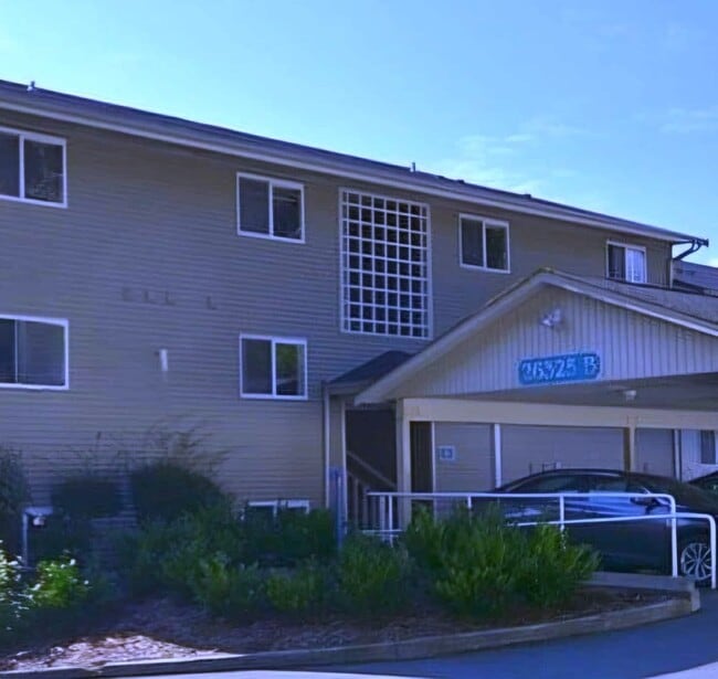 property at 26325 Illinois Ave NE