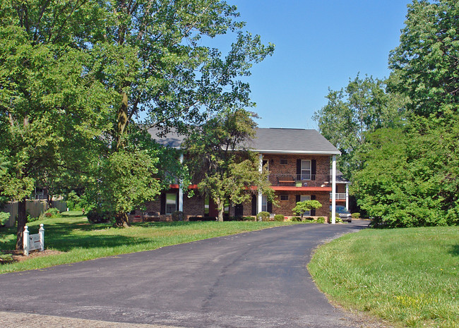 Guest Suites Apartments in Dayton, OH - Foto de edificio - Building Photo