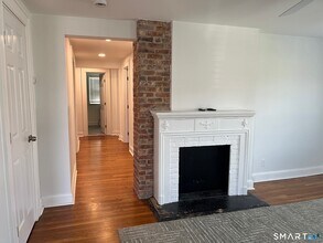 446 Old Stratfield Rd in Fairfield, CT - Building Photo - Building Photo