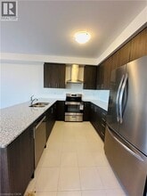 884 Douro St in Stratford, ON - Building Photo - Building Photo