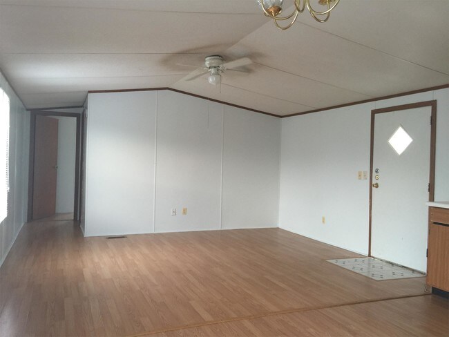 54 Willowbrook Ct in Martindale, TX - Building Photo - Building Photo