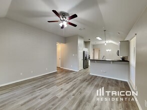 1082 Roundrock Dr in Saginaw, TX - Building Photo - Building Photo