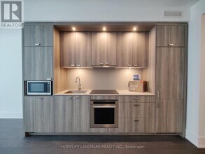 480-1480 Front St W in Toronto, ON - Building Photo - Building Photo