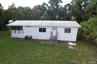 1305 Sweeney Dr in Ruskin, FL - Building Photo - Building Photo