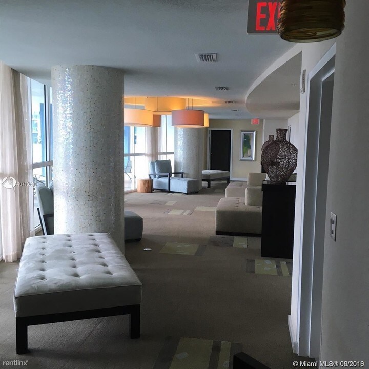 500 NE 29th St-Unit -Apt 906 in Miami, FL - Building Photo
