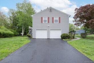 12 Gerken Dr in Clarkstown, NY - Building Photo - Building Photo