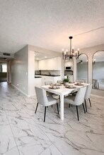 3085 Cornwall E in Boca Raton, FL - Building Photo - Building Photo