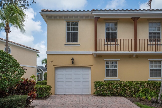 327 Salinas Dr in West Palm Beach, FL - Building Photo - Building Photo