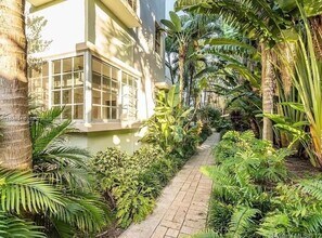 2921 Sheridan Ave in Miami Beach, FL - Building Photo - Building Photo