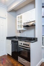 246 Mott St, Unit 10 in New York, NY - Building Photo - Building Photo