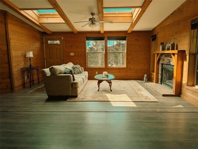 91 White Roe in Livingston Manor, NY - Building Photo - Building Photo