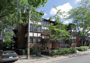 Oriole Place in Toronto, ON - Building Photo