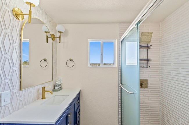 1284 Mac Rae Rd in Twentynine Palms, CA - Foto de edificio - Building Photo