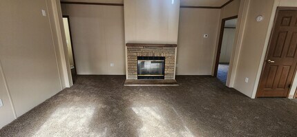 600 NE Aurora Ave in Des Moines, IA - Building Photo - Building Photo