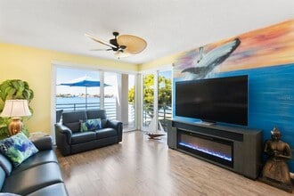 7912 Sailboat Key Blvd S in South Pasadena, FL - Building Photo - Building Photo
