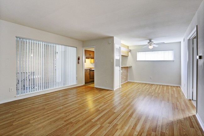 property at 3703 Roseland St