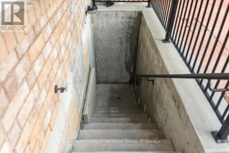 24 Baintree Way in Cambridge, ON - Building Photo - Building Photo