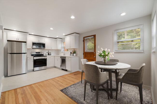 62 Duncan Ave, Unit 62 Duncan Avenue