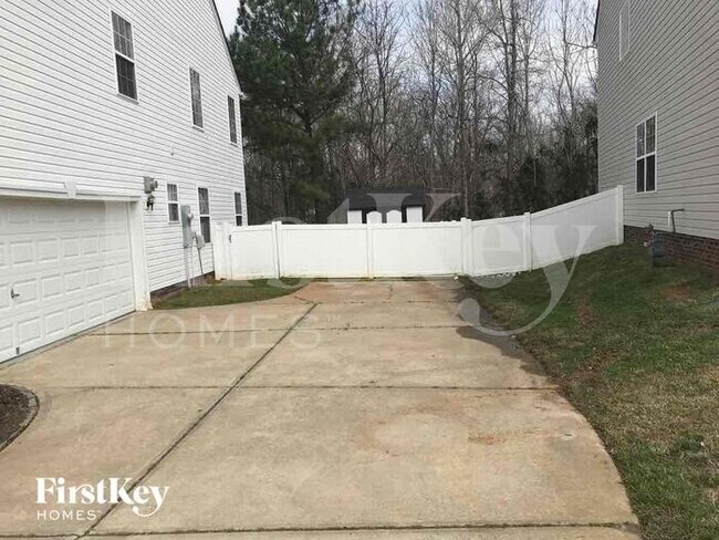 12204 Palomar Dr in Huntersville, NC - Building Photo - Building Photo