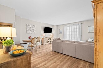 100 Shearwater Ct E in Jersey City, NJ - Foto de edificio - Building Photo