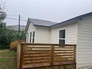 9434 Rhode Island St in Houston, TX - Building Photo - Building Photo