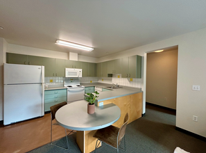 Nordheim Court UW Student Apartments in Seattle, WA - Foto de edificio - Building Photo