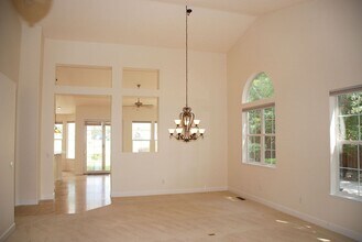 6574 Fire Dance Ct in Sparks, NV - Building Photo - Building Photo