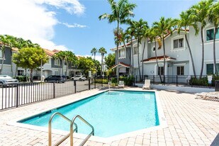 11647 NE 18th Dr in North Miami, FL - Building Photo