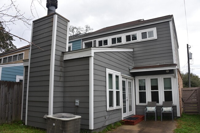 property at 650 W Tharpe St