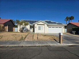68320 Espada Rd in Cathedral City, CA - Building Photo