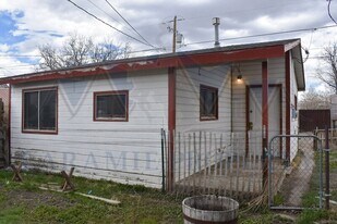 459 N Cedar St in Laramie, WY - Building Photo