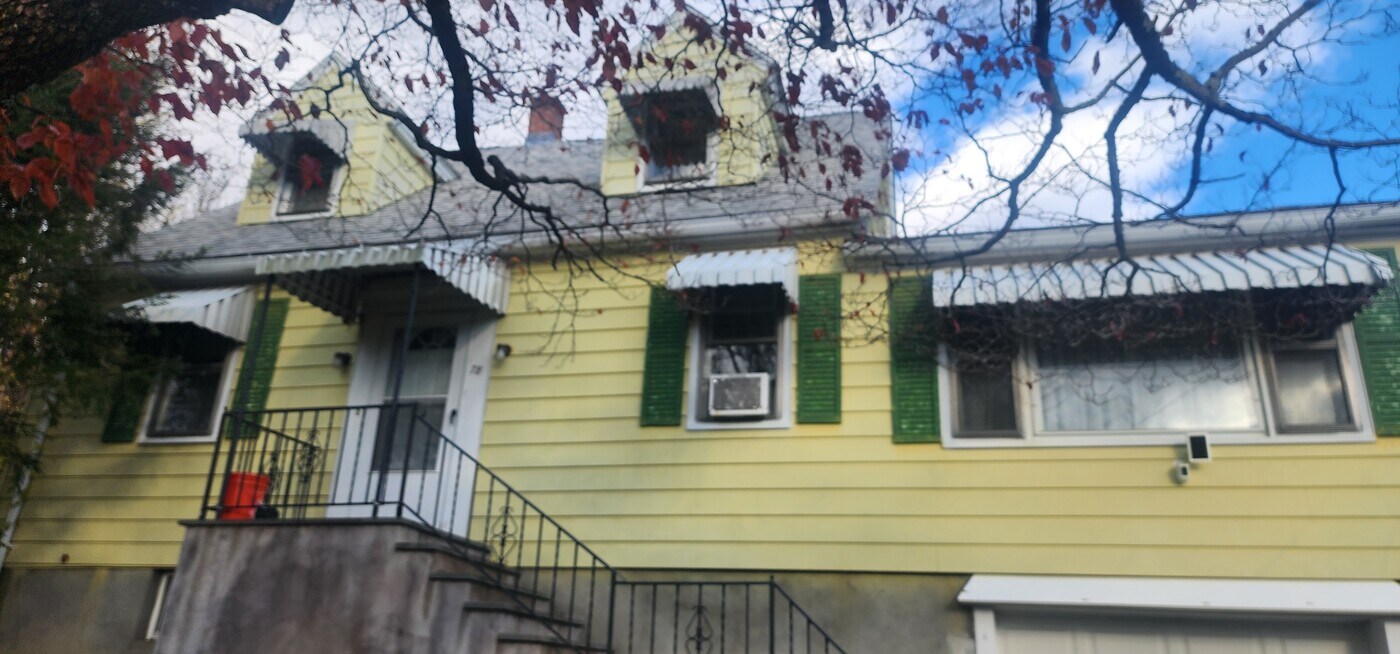 78 Tucker Ave in Watertown, CT - Building Photo