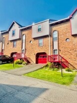 2104 Timberglen Dr in Imperial, PA - Building Photo