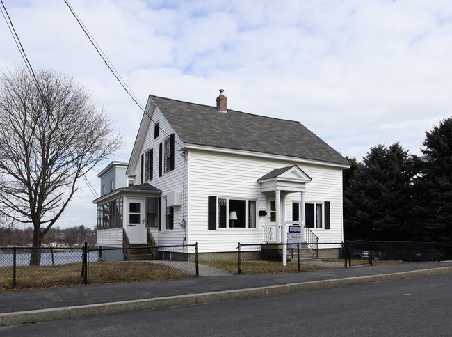 141 Cleaves St in Biddeford, ME - Building Photo - Building Photo