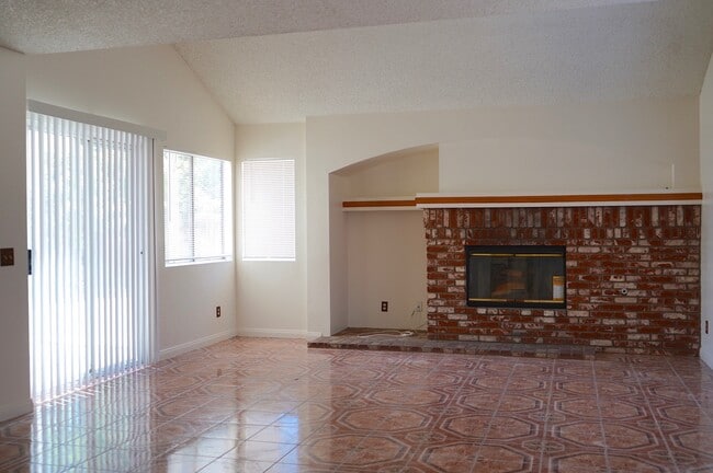 1898 Sandpiper Way in Perris, CA - Building Photo - Building Photo