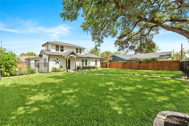 property at 901 Melbourne St