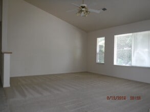 1335 Meadowlark Way in Yuba City, CA - Building Photo - Building Photo