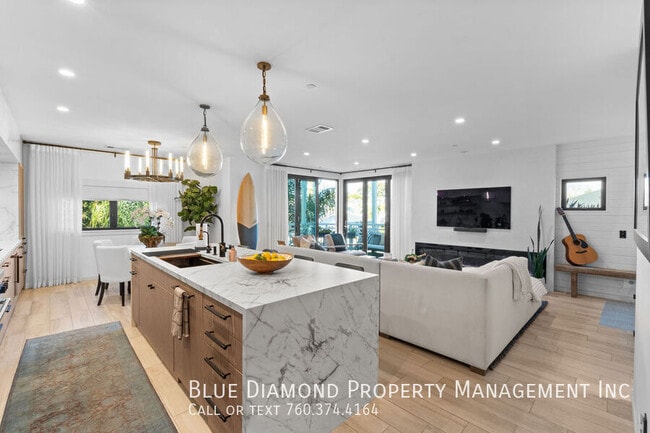 3301 Lincoln St in Carlsbad, CA - Building Photo - Building Photo