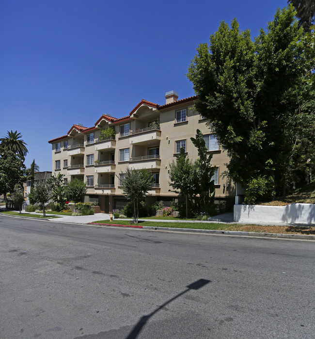 Residential Condominium in Los Angeles, CA - Building Photo - Building Photo