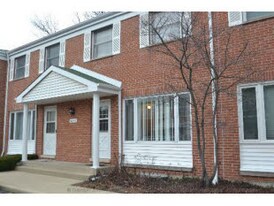 2116 Rugen Rd in Glenview, IL - Building Photo