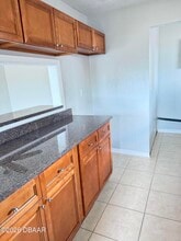 548 S Caroline St in Daytona Beach, FL - Building Photo - Building Photo