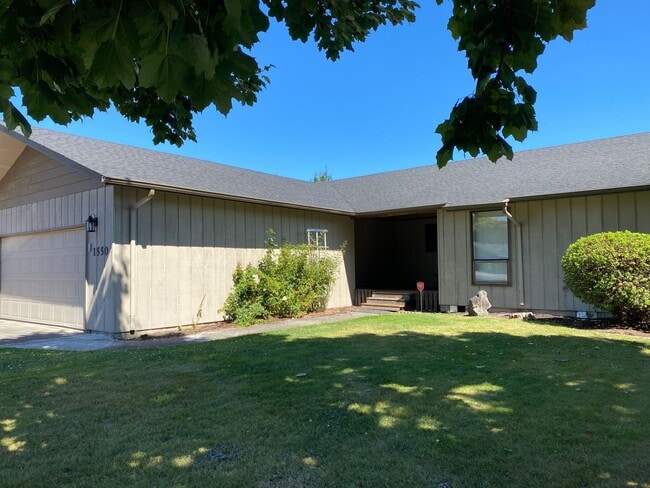 property at 1550 32nd Ave