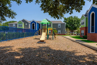 Country Park Apartment Homes in Denton, TX - Building Photo - Building Photo